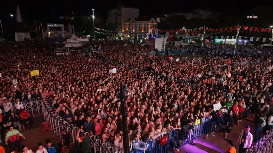 Manisa’da Mesir Macunu Festivali'nde fener alayı ve Kenan Doğulu konseri