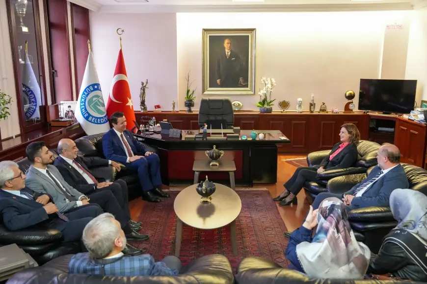 Eskişehir Büyükşehir Belediye Başkanı Ünlüce, Saadet Partisi Genel Başkanı Arıkan'ı ağırladı