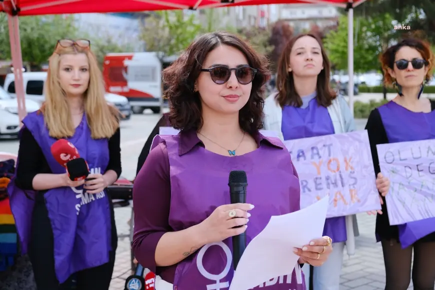 Eskişehir’de kurulan feminist takas pazarında iktidara tepki: “Sezaryen de doğurmak da doğurmamak da bizim kararımız”