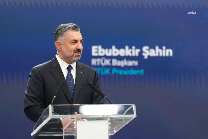 Ebubekir Şahin, sokak röportajları yapan 'Sokak Kedisi' Ebru Uzun Oruç hakkında suç duyurusunda bulunulacağını duyurdu