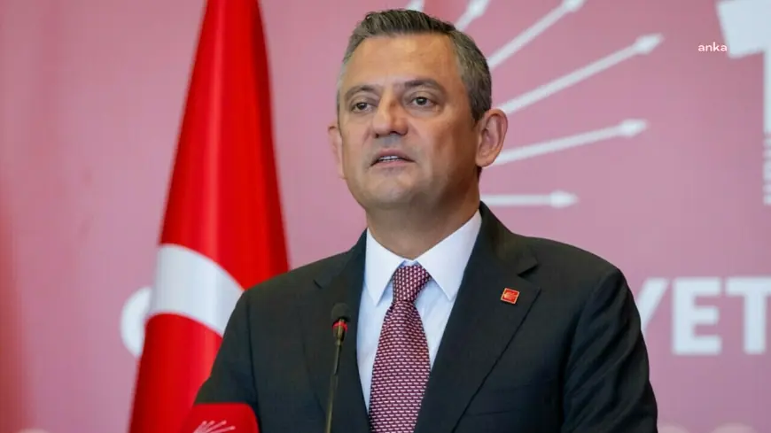 Özgür Özel, "Erdoğan, İtalya’dayken Türkiye’de demokrasi olduğunu söyleyecek, Pisa Kulesi dik dese kimse yalanlamaz."