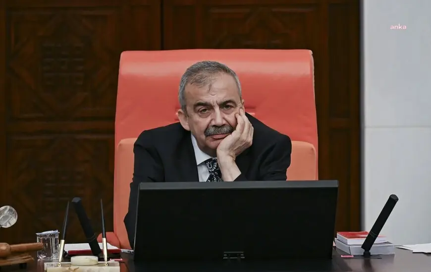 Sırrı Süreyya Önder hayatını kaybetti... Önder, yarın İstanbul'da son yolculuğuna uğurlanacak