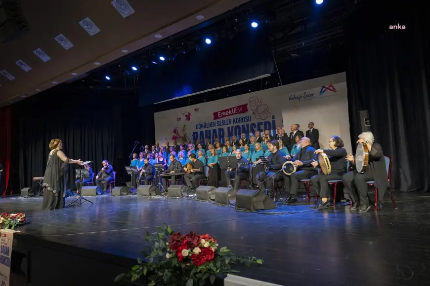 Mersin Büyükşehir Belediyesi Emekli Evi üyelerinden "Bahar Konseri"