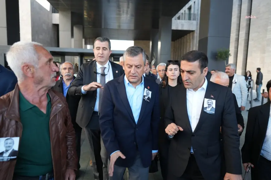 CHP Genel Başkanı Özgür Özel'e fiziksel saldırı... Saldırganın daha önce 2 çocuğunu öldürdüğü ortaya çıktı 