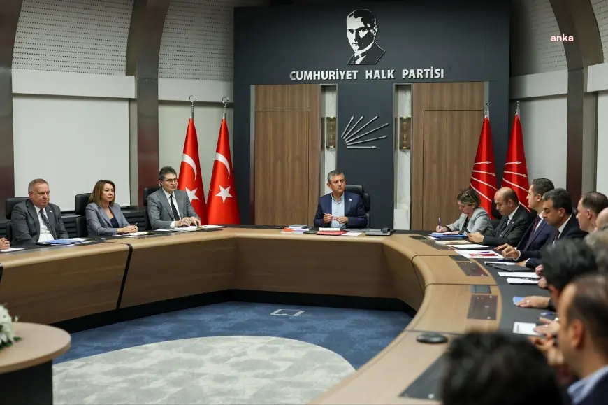 CHP MYK toplandı, Özgür Özel’e Saldırı Gündemde