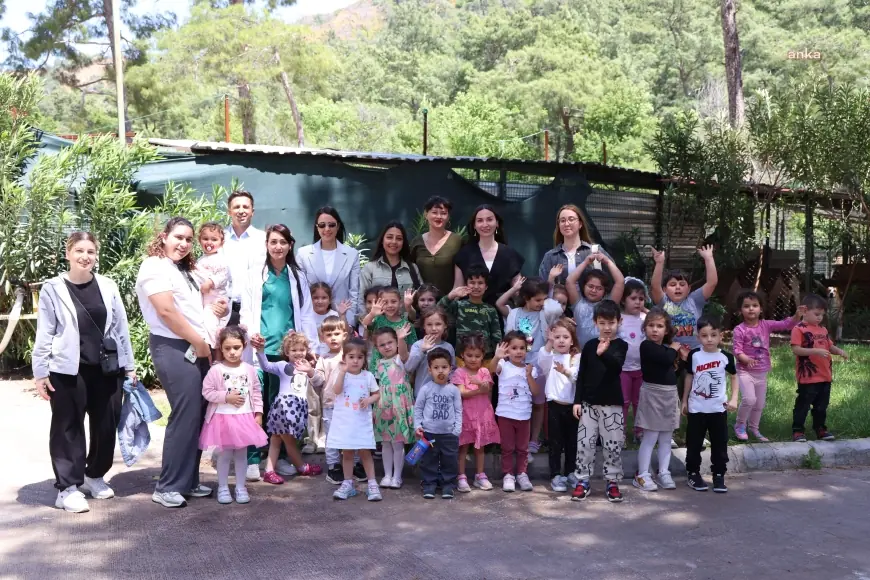 Marmaris Belediyesi Geçici Hayvan Bakımevi, minik ziyaretçileri ağırladı