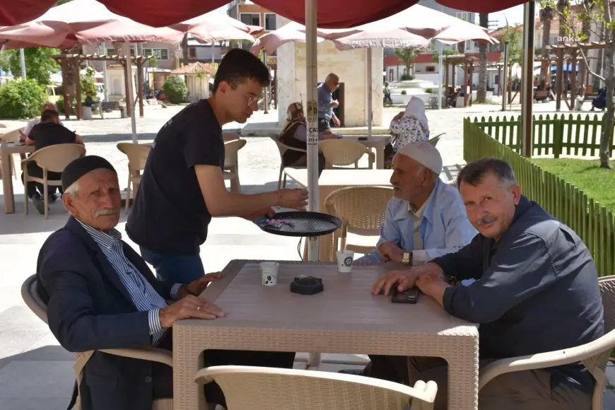 Germencik Belediyesi iki işletmesinde çayı 1 TL yaptı