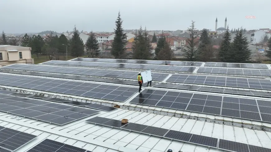 Eskişehir Büyükşehir Belediye Başkanı Ünlüce: "Çevreye duyarlı ve sürdürülebilir bir enerji yatırımı olan Güneş Enerjisi Santralimizi hizmete aldık"
